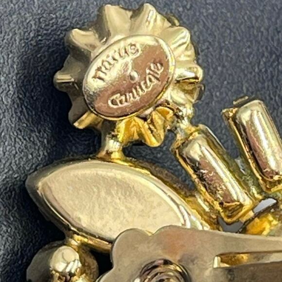 Hattie Carnegie Vintage Signed White Beaded Cluster Cha Cha Clip On Earrings - Picture 12 of 14